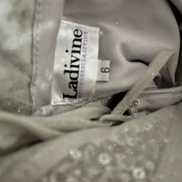 Ladivine by Cinderella Divine, size 6, silver, strapless, Prom/Black Tie event - Picture 3 of 9